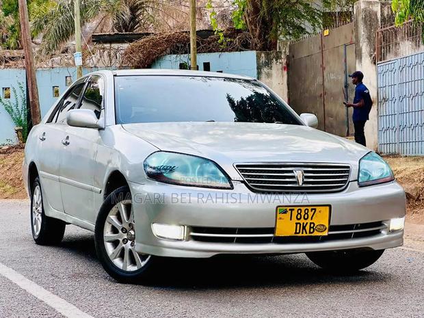 Toyota Mark II 2004 Silver
