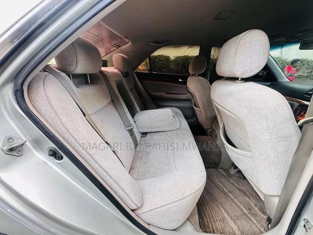 Toyota Mark II 2004 Silver