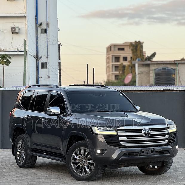 Toyota Land Cruiser 2024 Gray