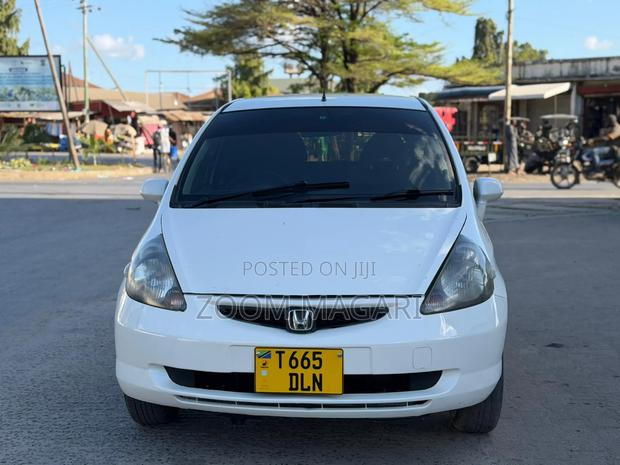 Honda Fit 2006 Pearl