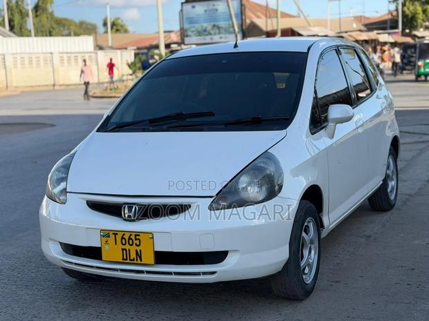 Honda Fit 2006 Pearl