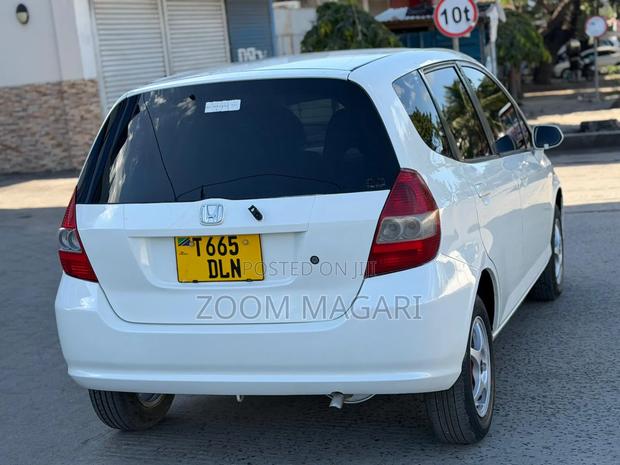 Honda Fit 2006 Pearl