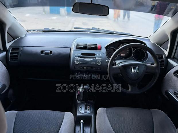 Honda Fit 2006 Pearl