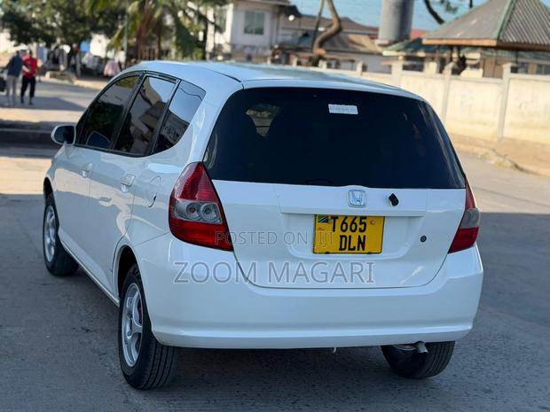 Honda Fit 2006 Pearl