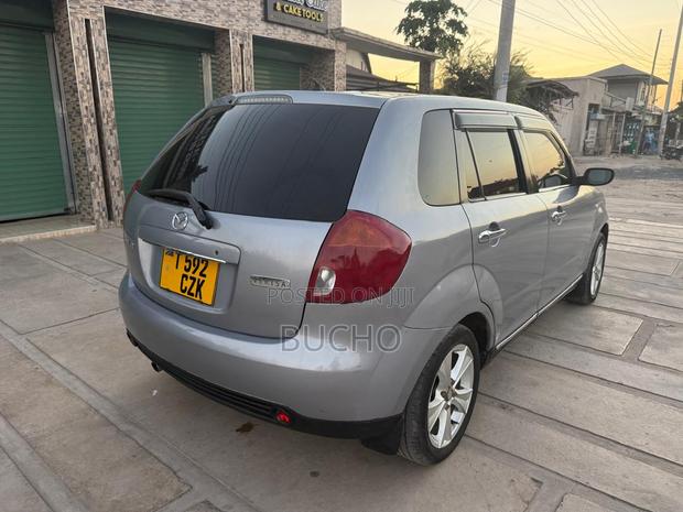 Mazda Verisa 2007 Silver