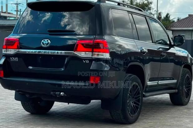 Toyota Land Cruiser 2021 Black