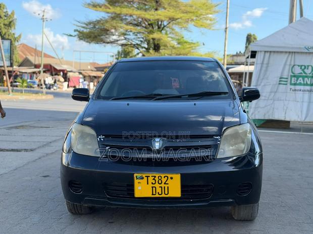 Toyota IST 2004 Black