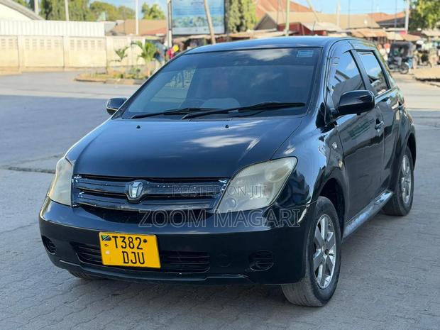 Toyota IST 2004 Black