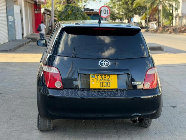 Toyota IST 2004 Black