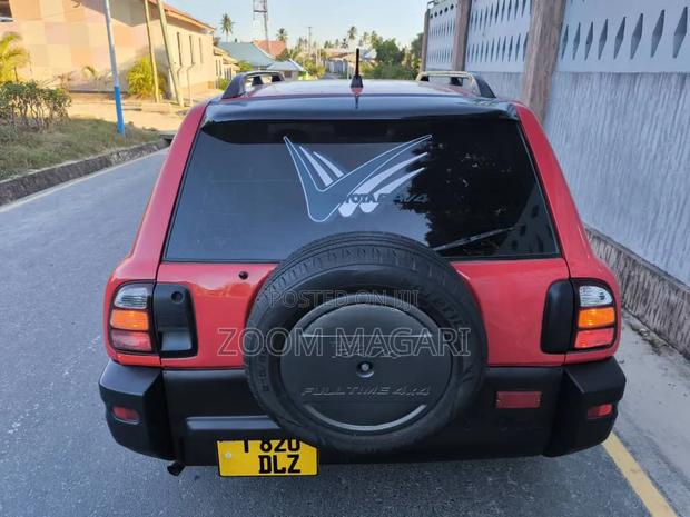 Toyota RAV4 1999 Red