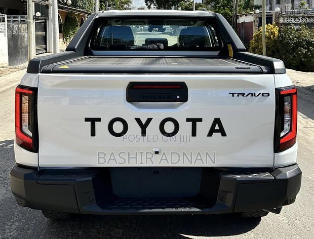 New Toyota Hilux 2026 Pearl