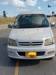 Toyota Noah 2003 Pearl for sale