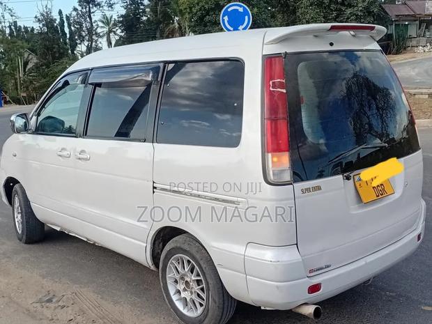 Toyota Noah 2003 Pearl