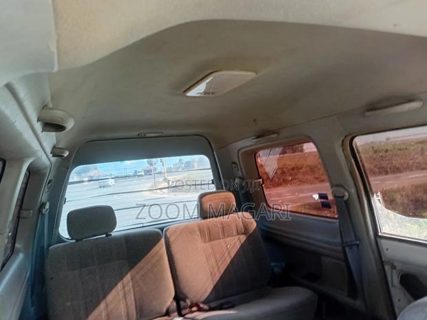 Toyota Noah 2003 Pearl