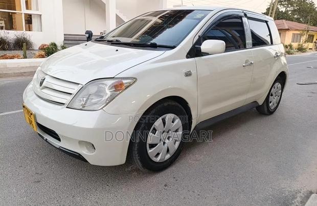 Toyota IST 2005 White