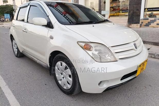 Toyota IST 2005 White