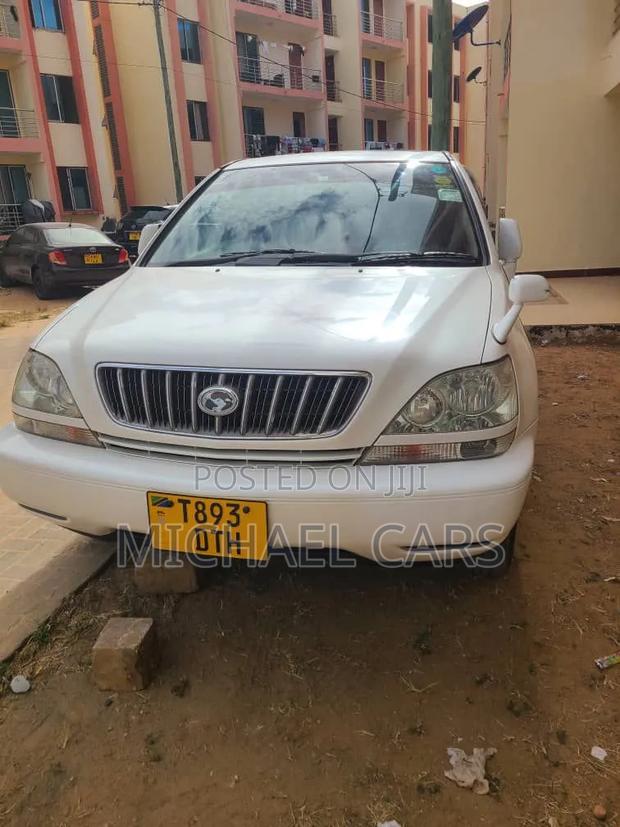 Toyota Harrier 2002 White