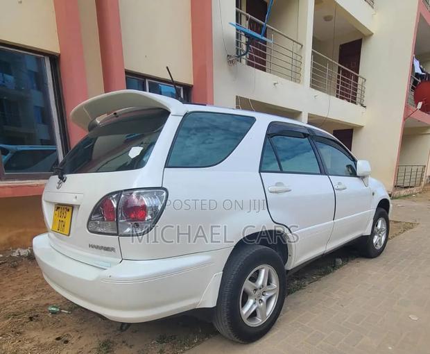 Toyota Harrier 2002 White