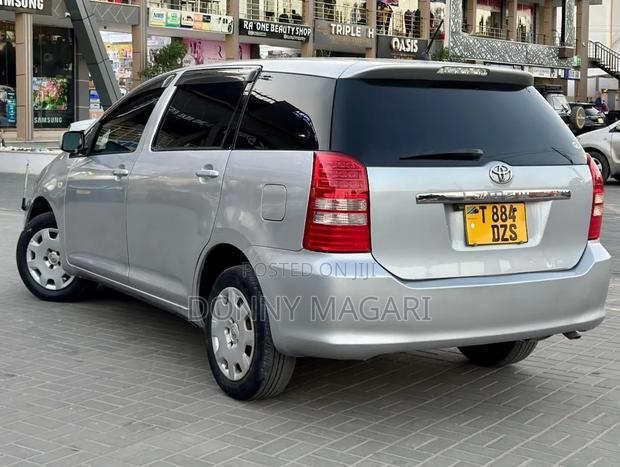 Toyota Wish 2004 Silver
