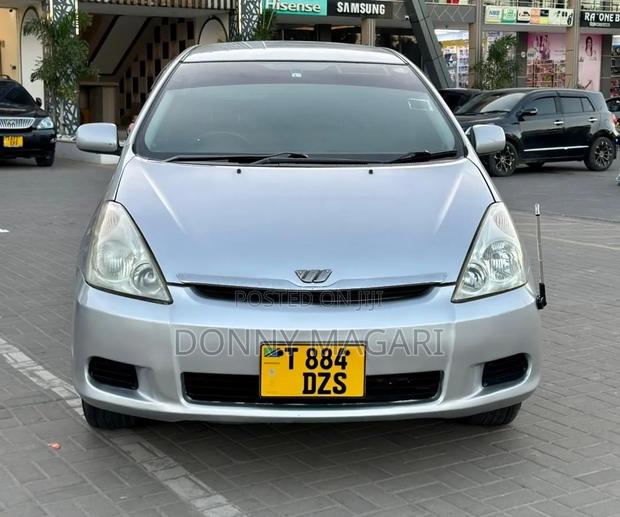 Toyota Wish 2004 Silver