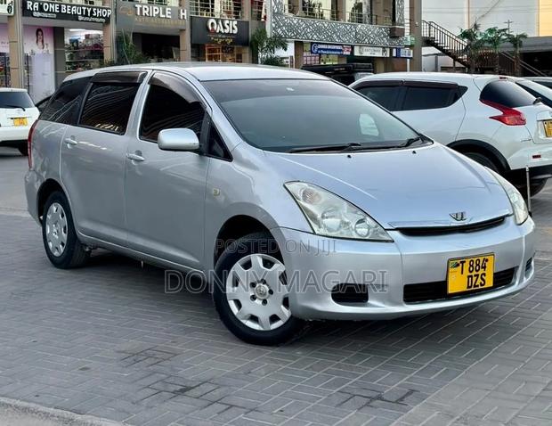 Toyota Wish 2004 Silver
