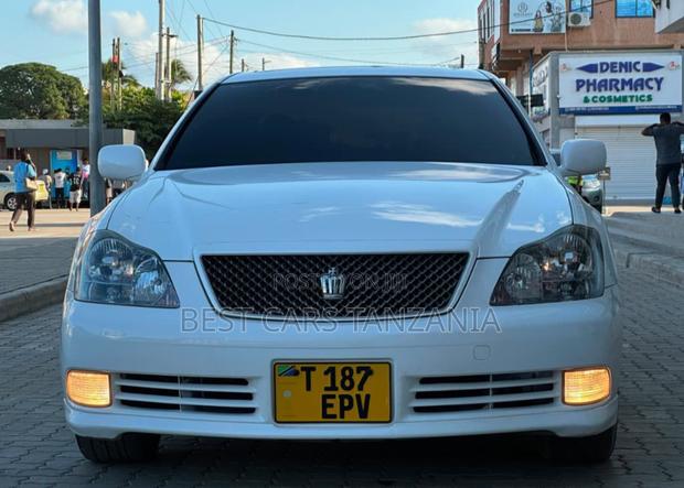 Toyota Crown 2006 Pearl