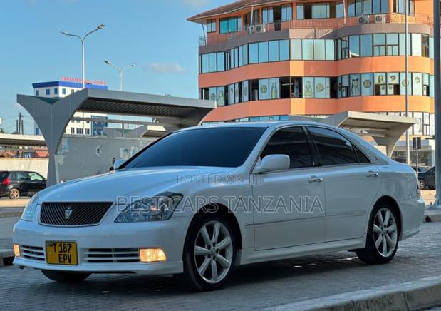 Toyota Crown 2006 Pearl