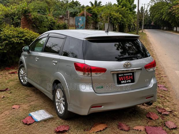 Toyota Wish 2011 Gray