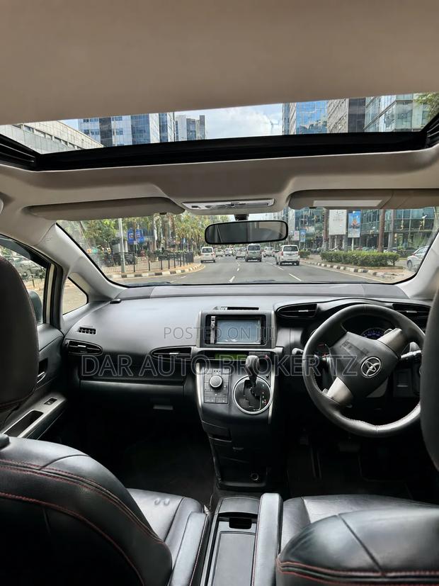 Toyota Wish 2011 Gray