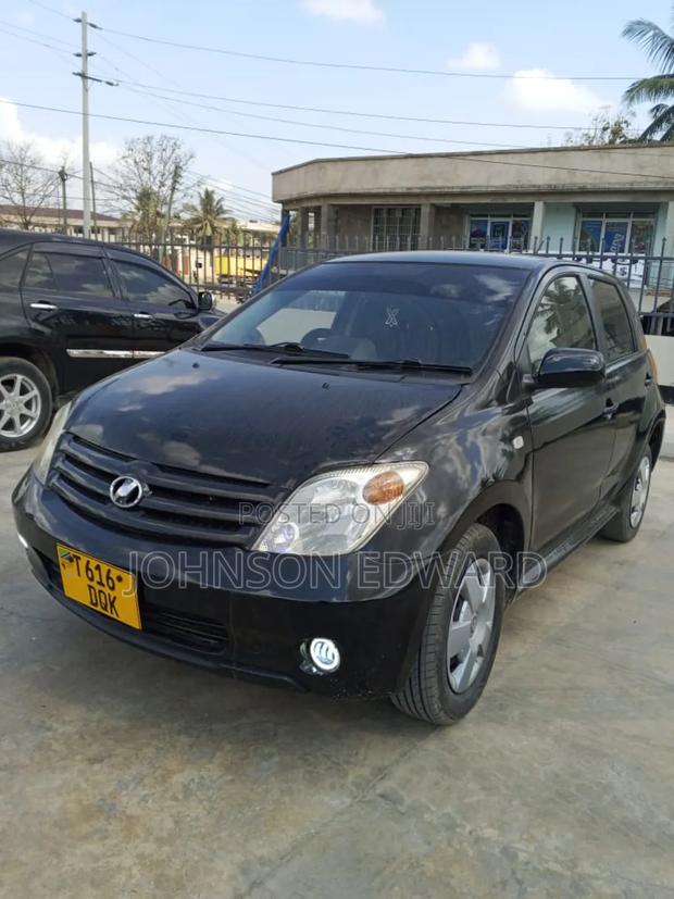 Toyota IST 2005 Black