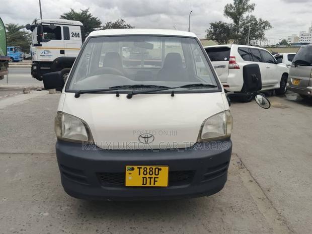 Toyota TownAce 2005 White