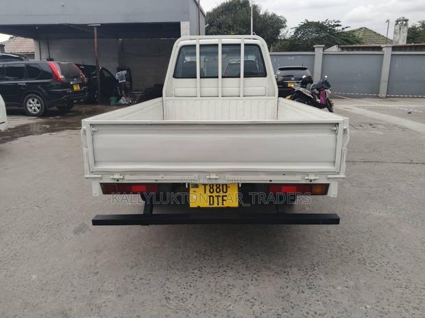 Toyota TownAce 2005 White
