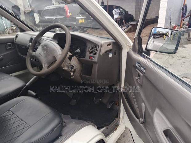 Toyota TownAce 2005 White