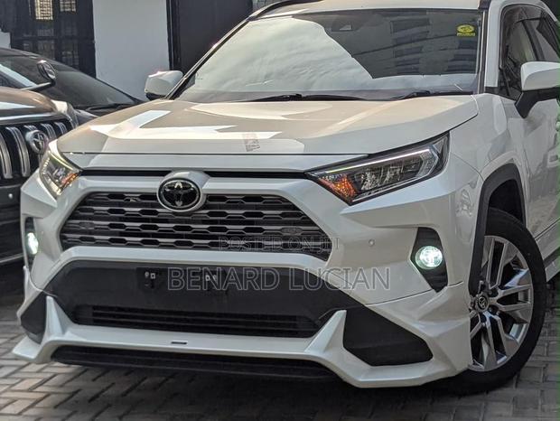 Toyota RAV4 2019 White