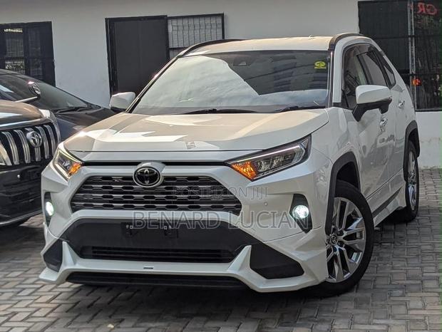 Toyota RAV4 2019 White