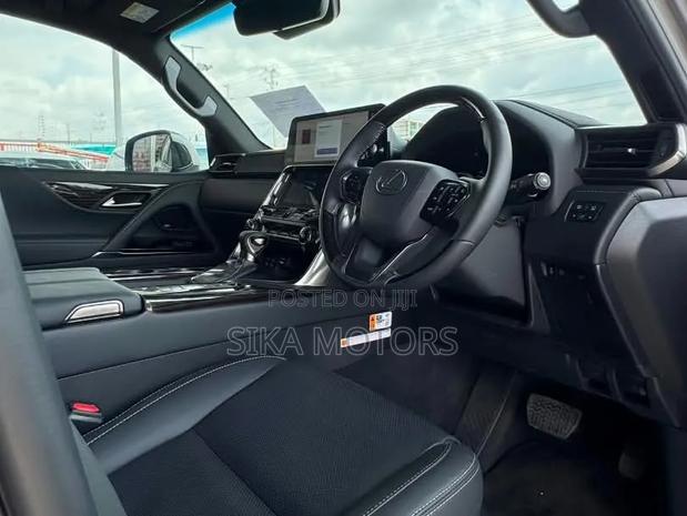 Lexus LX 500d 2026 Silver
