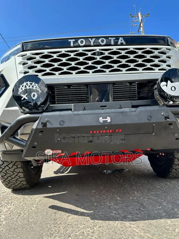New Toyota Hilux 2026 White