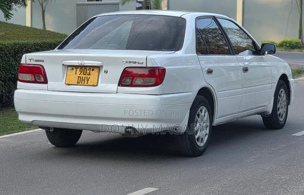 Toyota Carina 2001 White