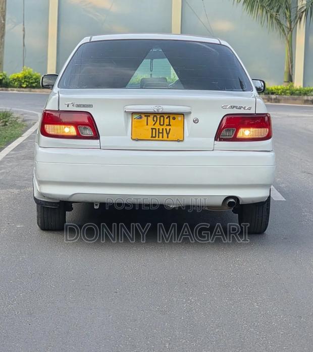 Toyota Carina 2001 White