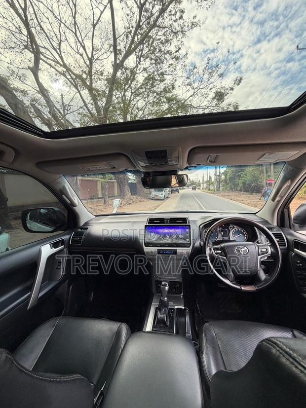 Toyota Land Cruiser Prado 2019 White