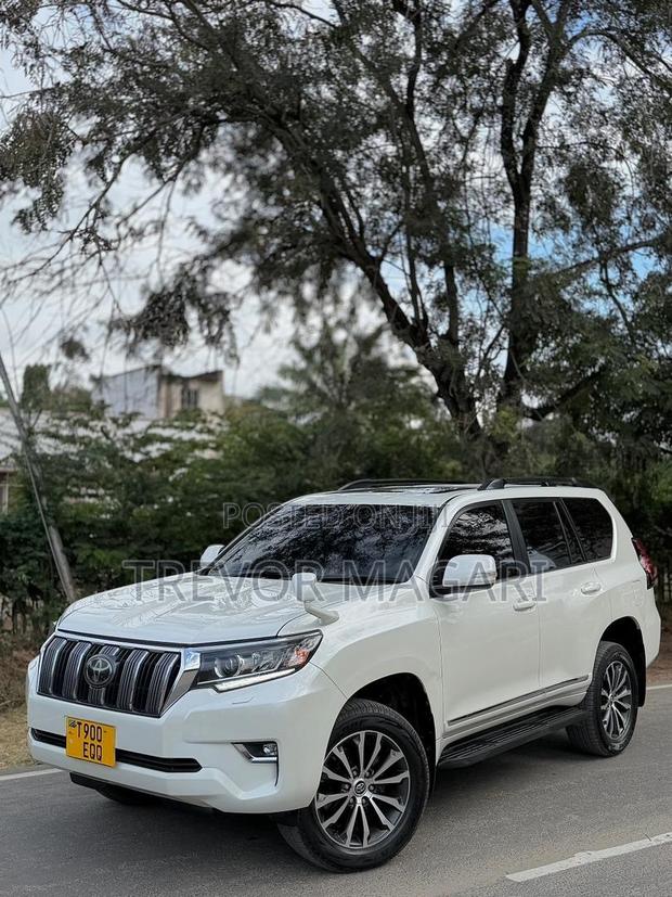 Toyota Land Cruiser Prado 2019 White