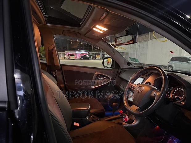 Toyota Vanguard 2010 Black