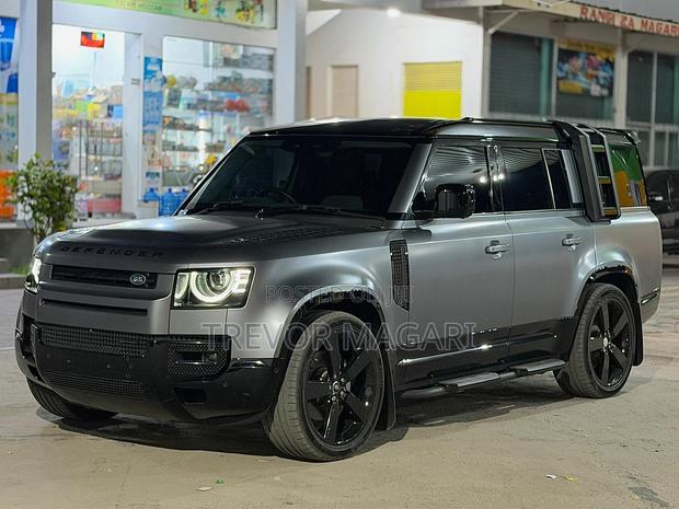 Land Rover Defender 2025 Gray