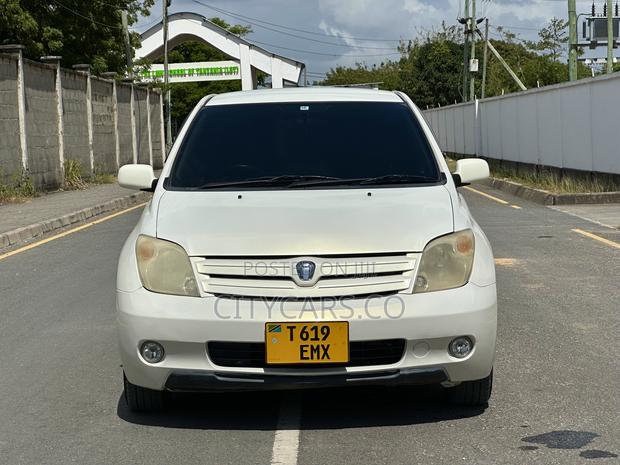 Toyota IST 2003 White