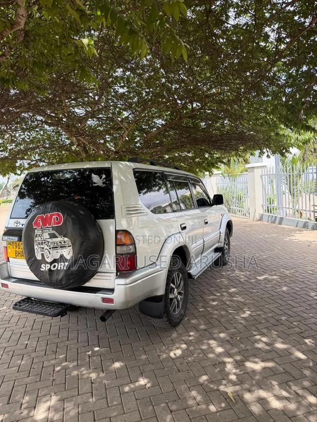 Toyota Land Cruiser Prado 2000 Silver