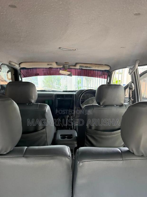 Toyota Land Cruiser Prado 2000 Silver