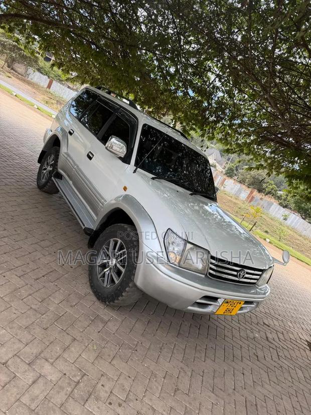 Toyota Land Cruiser Prado 2000 Silver