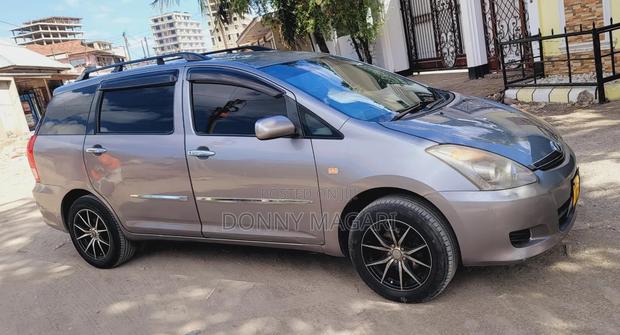 Toyota Wish 2007 Silver