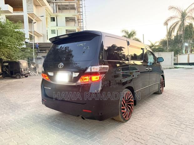 Toyota Vellfire 2011 Black
