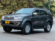 Toyota Fortuner 2009 Gray for sale